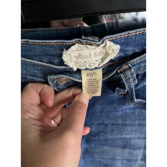 Altar’d State Distressed jeans size 27/5 - Picture 3 of 4